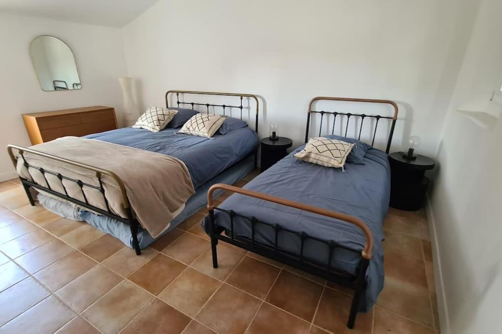 Villa Grand Mas Provencal, A 200m, Parking Prive Ferme, Piscine Chauffee *