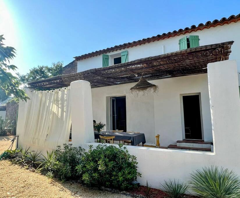 Villa Grand Mas Provencal, A 200m, Parking Prive Ferme, Piscine Chauffee *